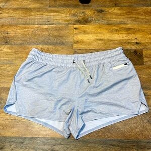 NWOT Vuori Clementine Shorts - XL